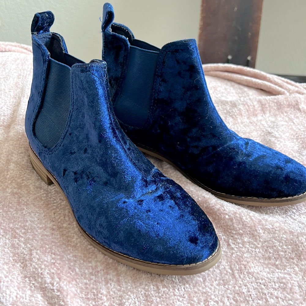 Toms Women's Shoes Toms Ella Velvet Booties